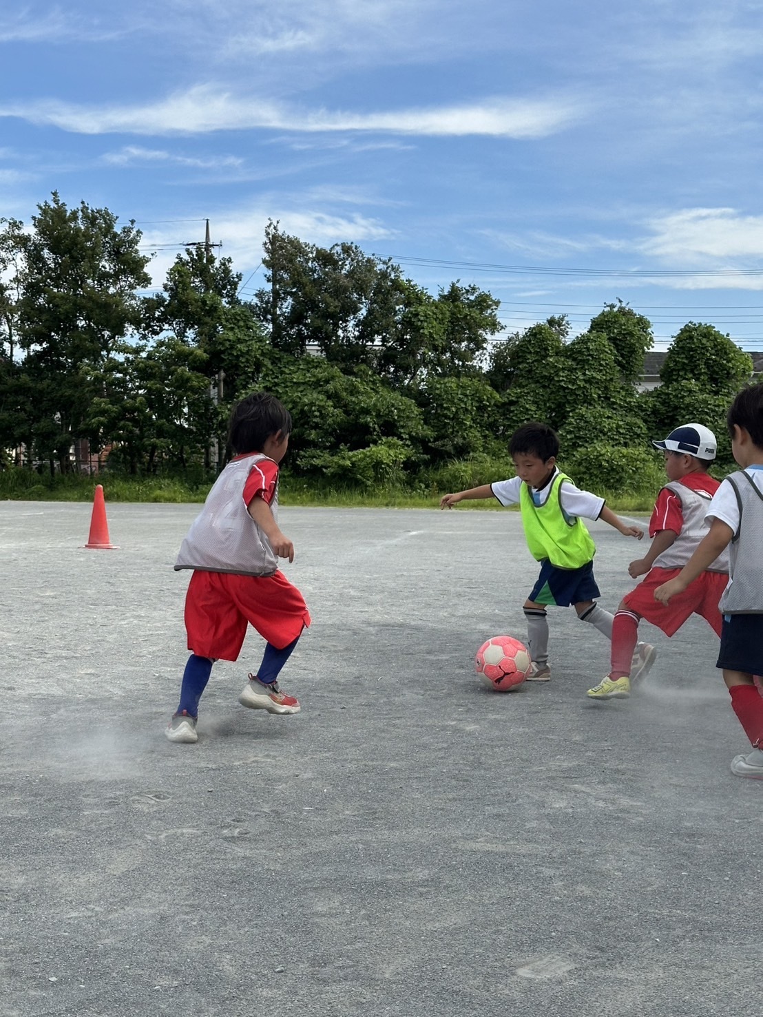 サッカーを楽しむ